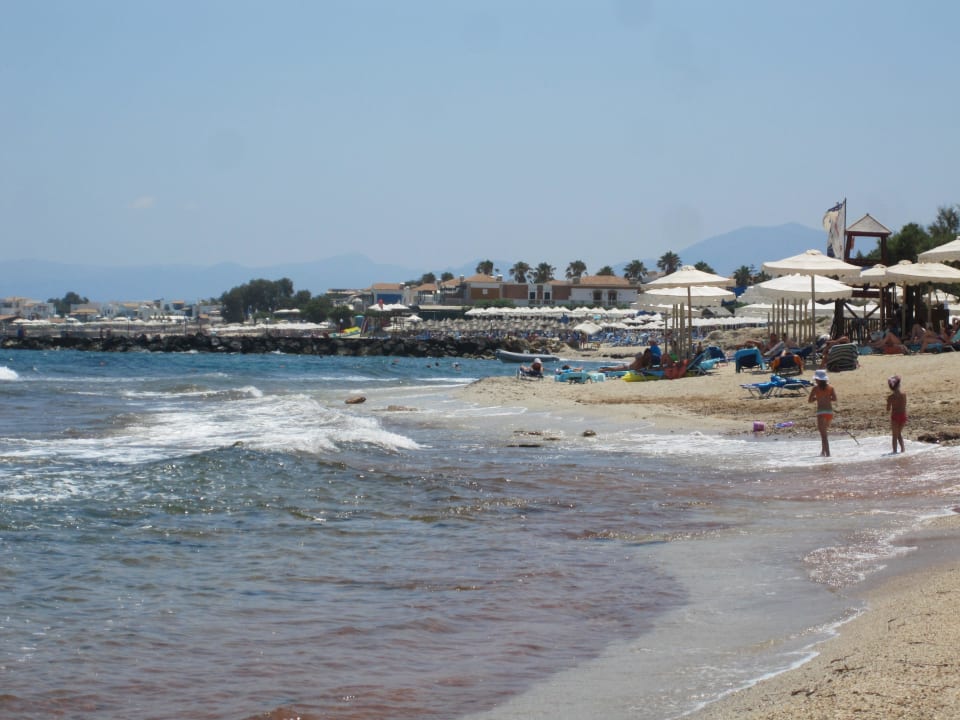 Schmaler Strandabschnitt TUI SUNEO Chrissi Amoudia