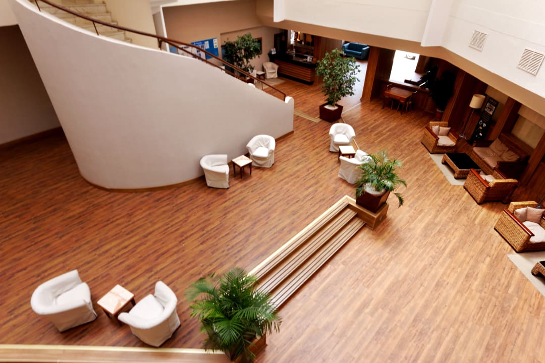 Lobby Fortuna Beach Hotel