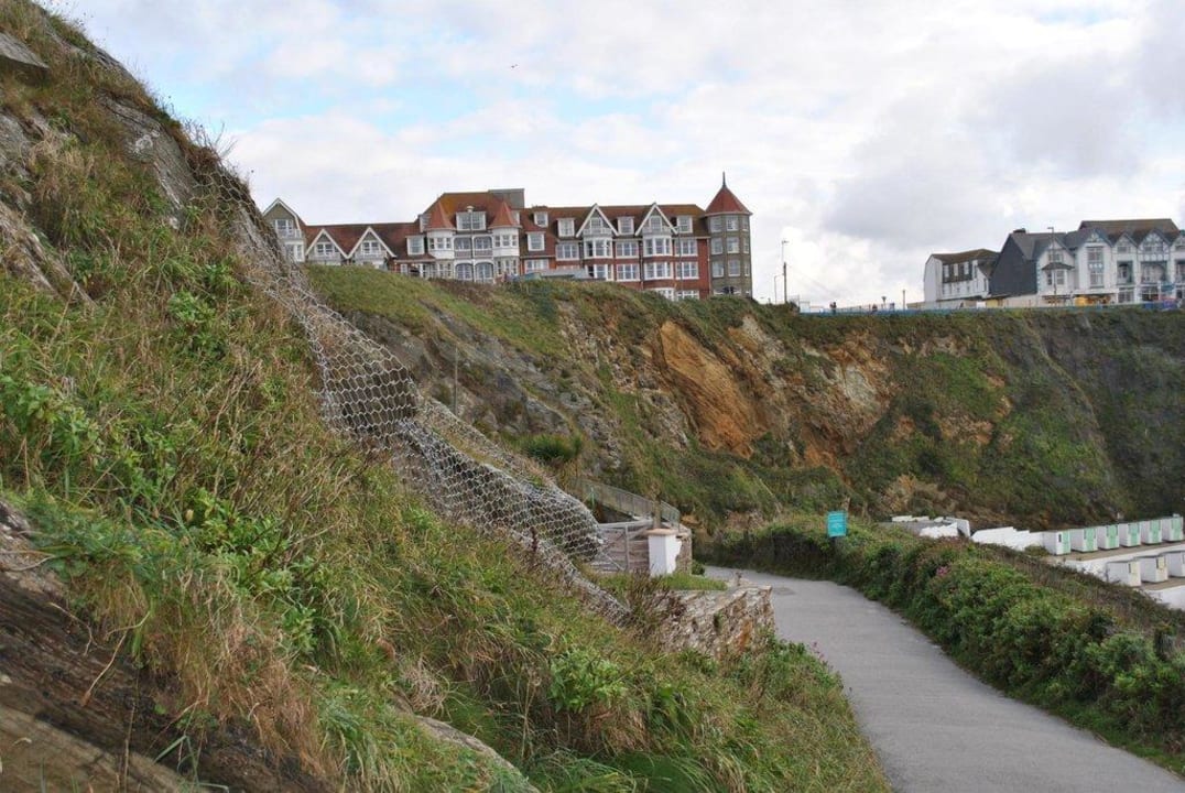 Blick auf Spazierweg zum Strand Hotel Bristol