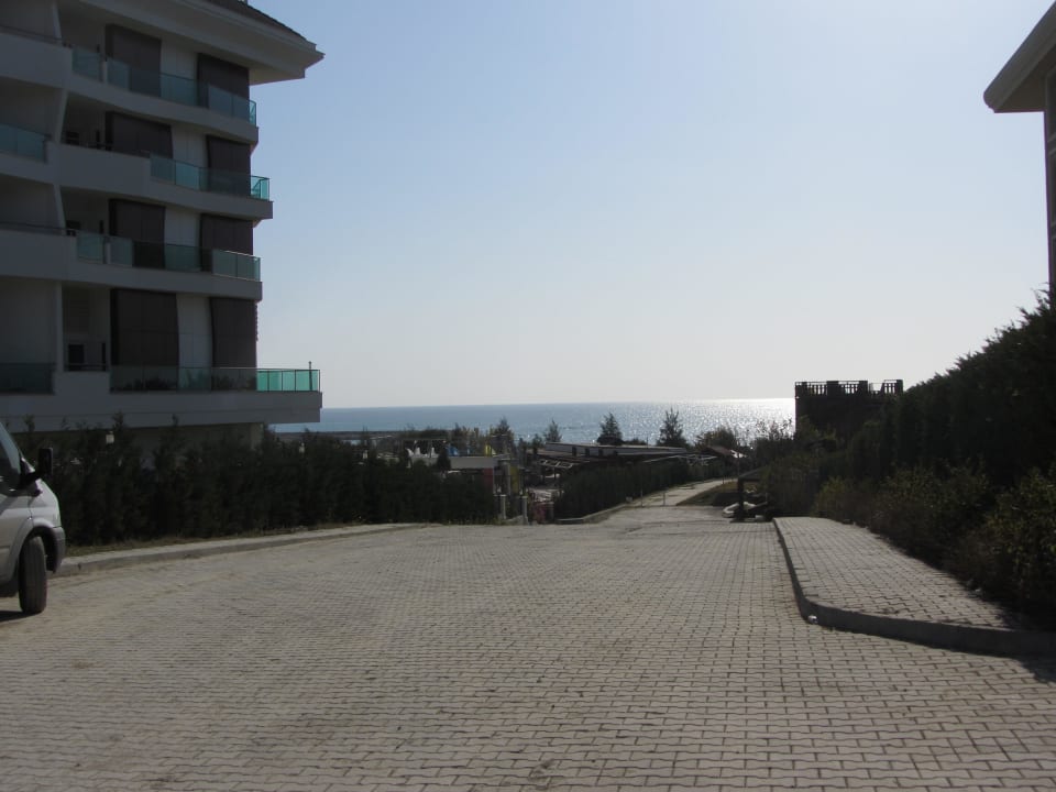 Von der Strasse aus Adalya Ocean Deluxe