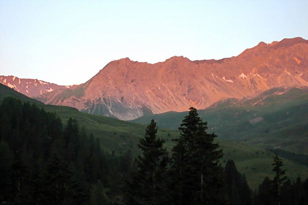 Südzimmer, Ausblick rechts morgens AROSA ALPINE CLUB - Adults only