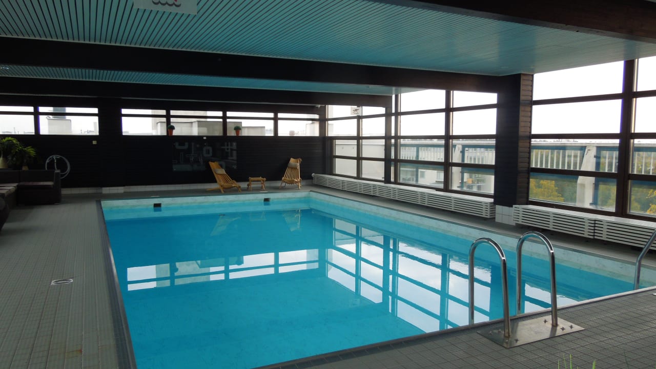 Pool Hotel Scandic Espoo