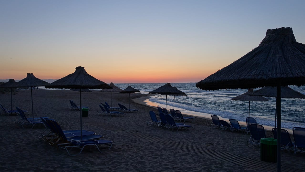 Strand am Abend Anissa Beach & Village