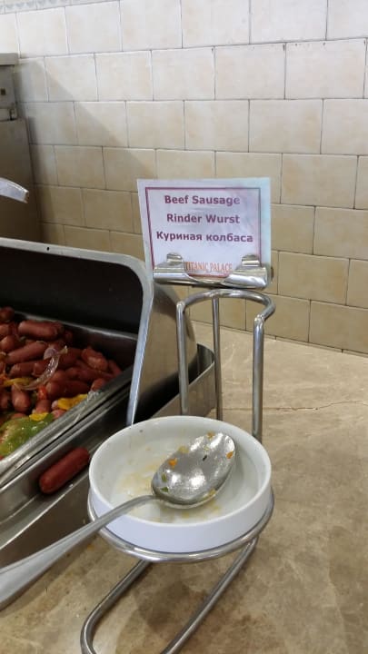 Tägliche eintönige Mahlzeit Titanic Beach Spa & Aqua Park