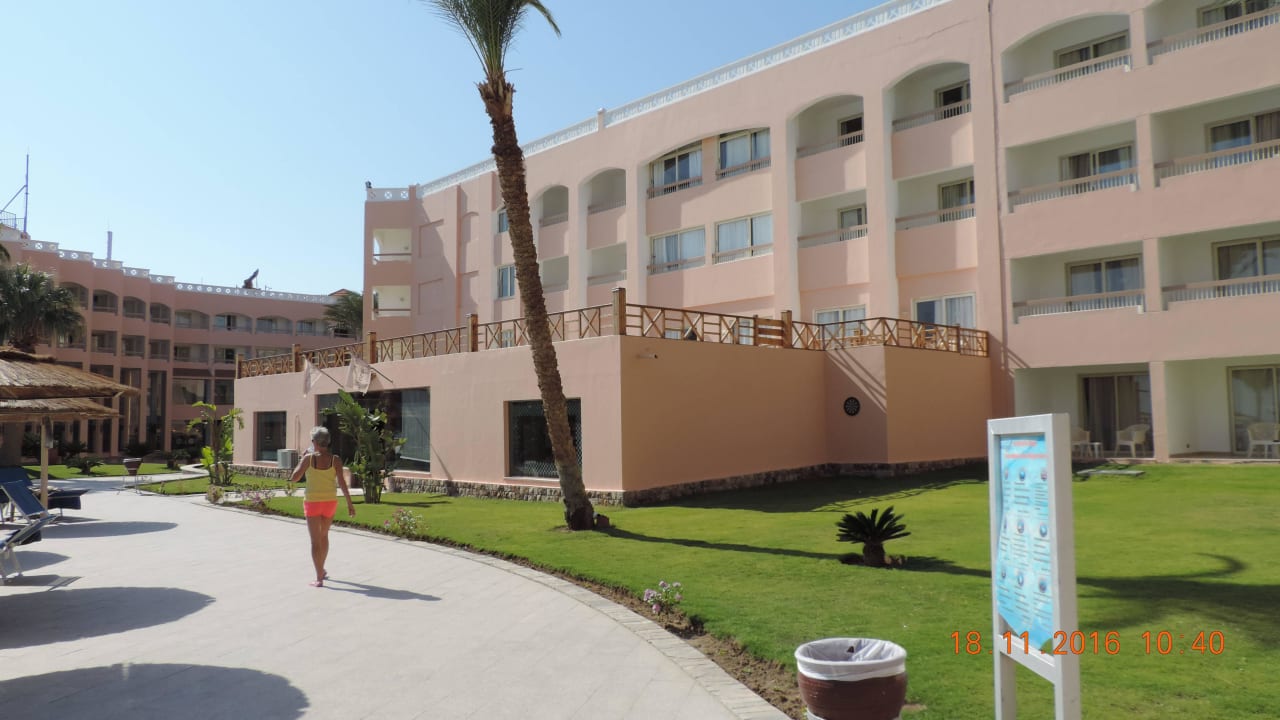 Hotel innenhof Beach Albatros Resort