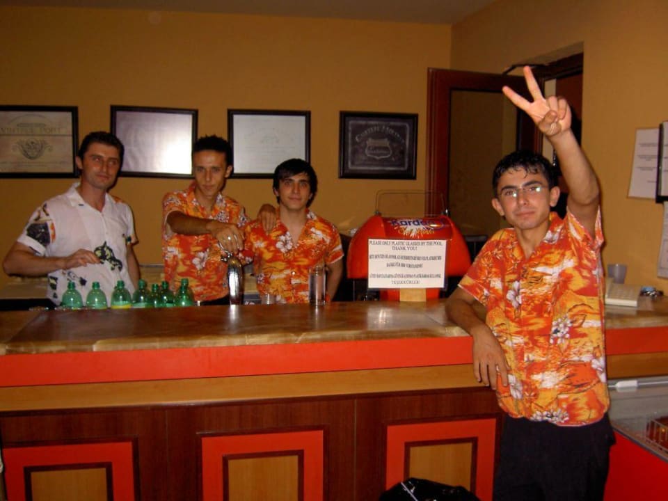 Boxen-Crew Bar Grand Aqua Club Grand Aqua