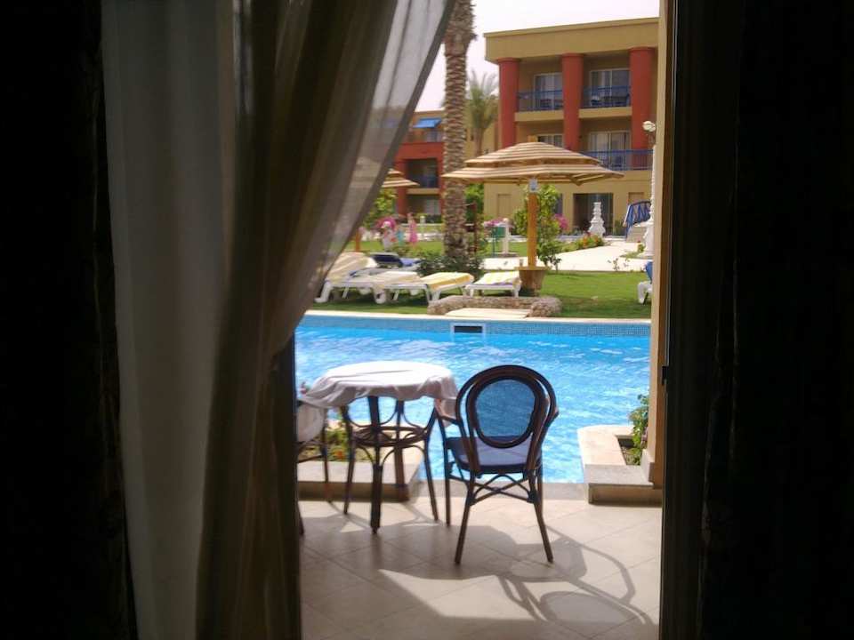 Widok z pokoju na basen Titanic Beach Spa & Aqua Park