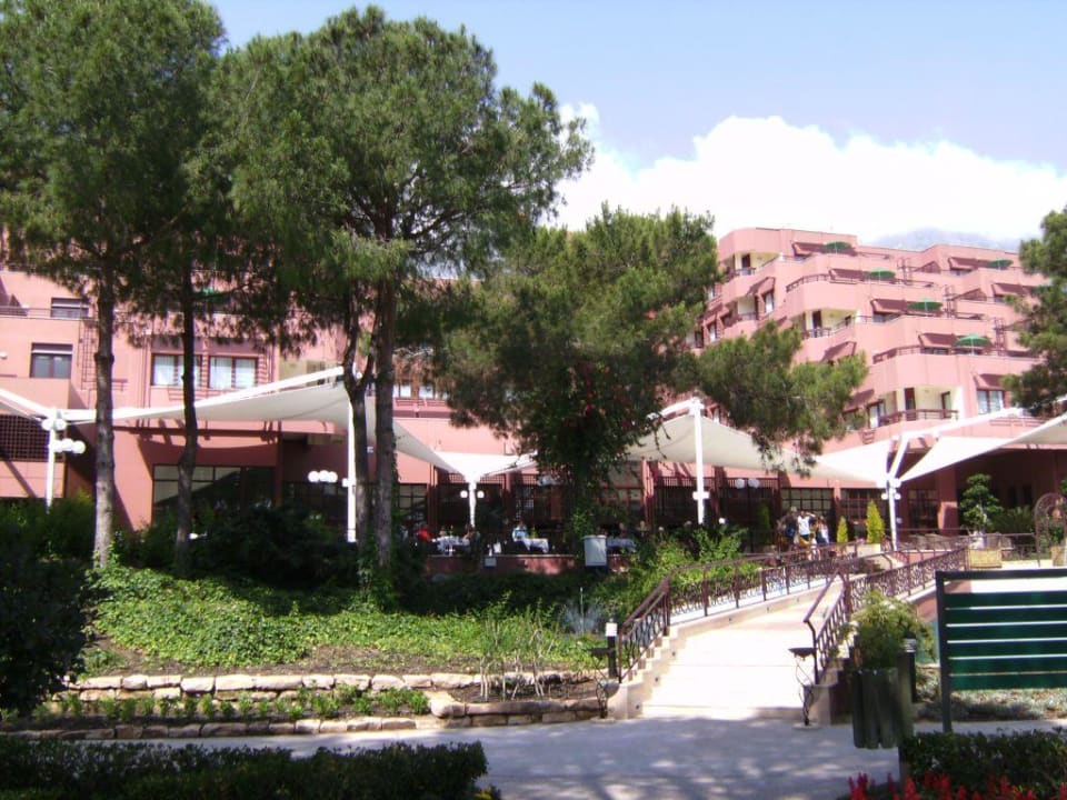 Aussenansicht Restaurant Terrasse Balmy Foresta