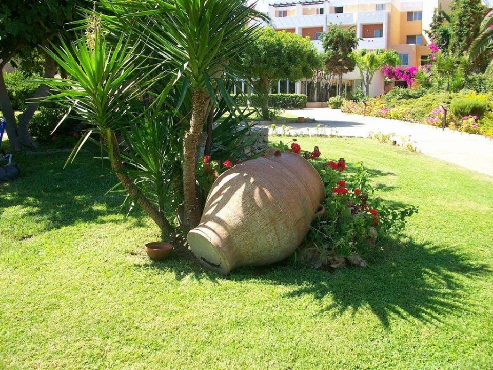 Wunderschoene Gartenanlage Anissa Beach & Village