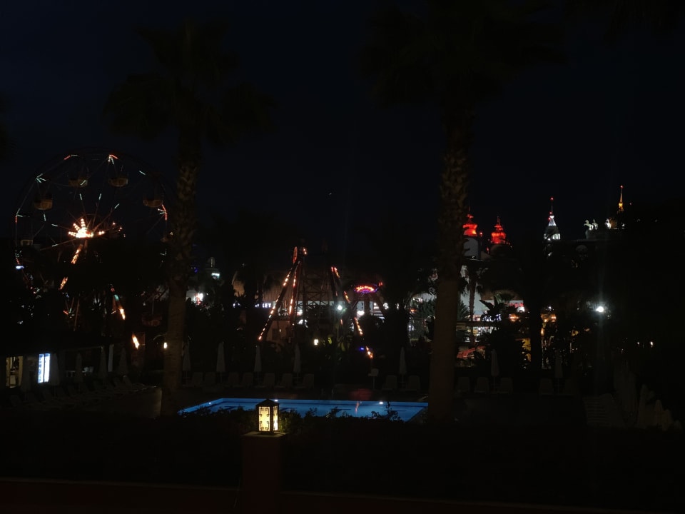 Außenansicht Royal Taj Mahal Hotel