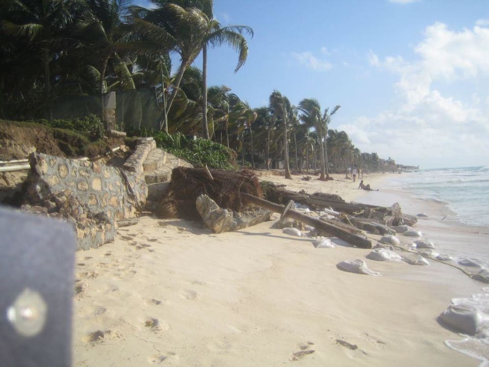 Hurican Dean Hotel Riu Tequila