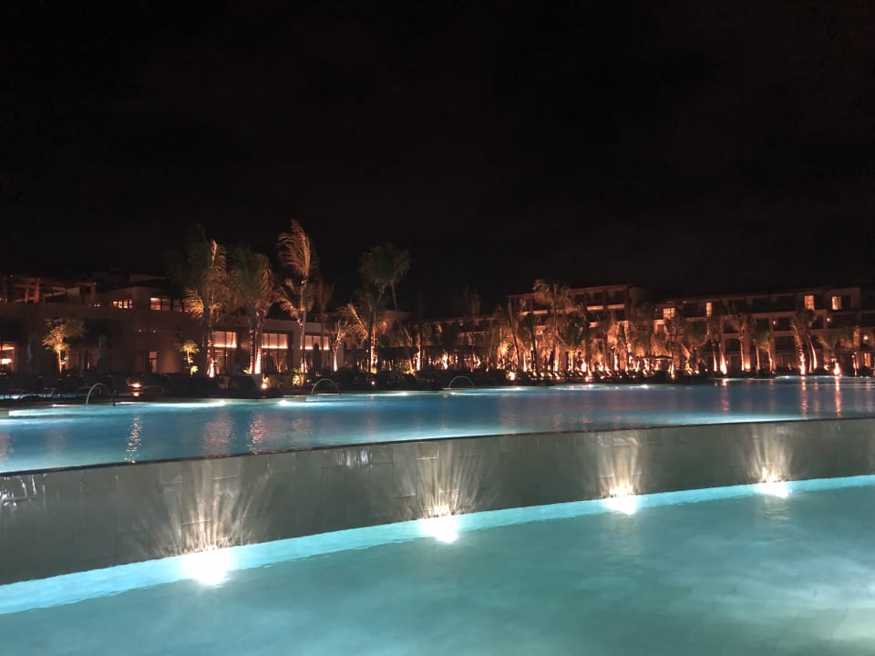 Pool Lopesan Costa Bávaro Resort, Spa & Casino