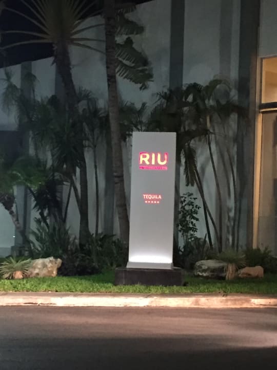 Außenansicht Hotel Riu Tequila