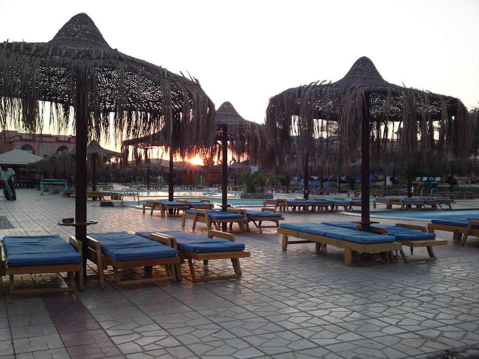 Západ slnka Pickalbatros Aqua Park Resort - Hurghada