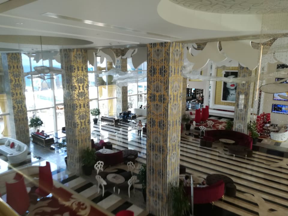 Lobby Azura Deluxe Resort & Spa Hotel