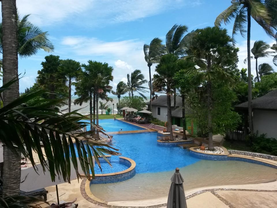 Pool La Flora Khao Lak