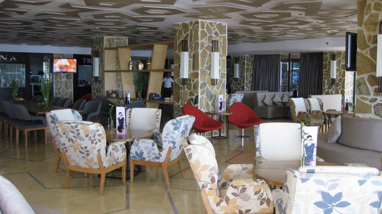 Lounge Bar innen  TUI BLUE Seno - Adults Only