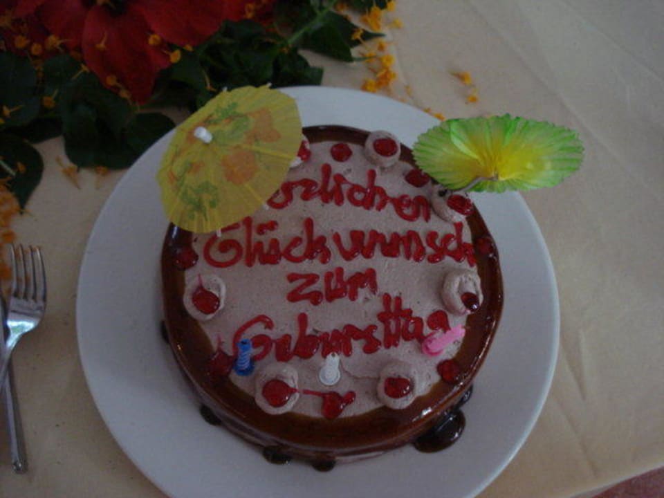 "Unsere fleißigen Zimmermä..." Hotel Defne Ana (Side) • HolidayCheck