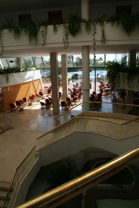 Ausblick von Rezeption in Lobby und zum Pool Dreams Lanzarote Playa Dorada Resort & Spa