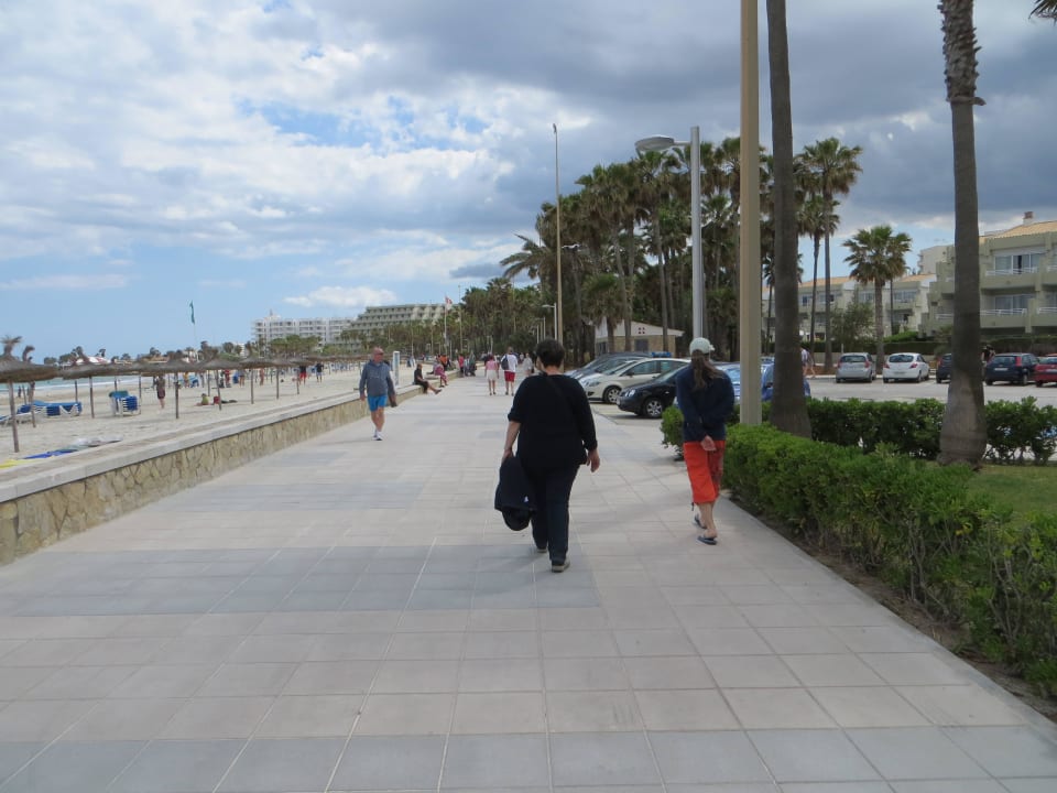 Promenadenweg zum Nachbarstrand Aparthotel Playa Dorada