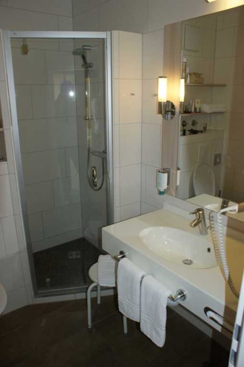 Badezimmer  Upstalsboom Hotel am Strand