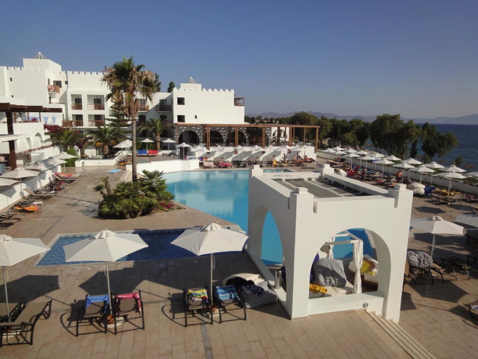 Hauptpool TUI BLUE Oceanis Beach and Spa Resort