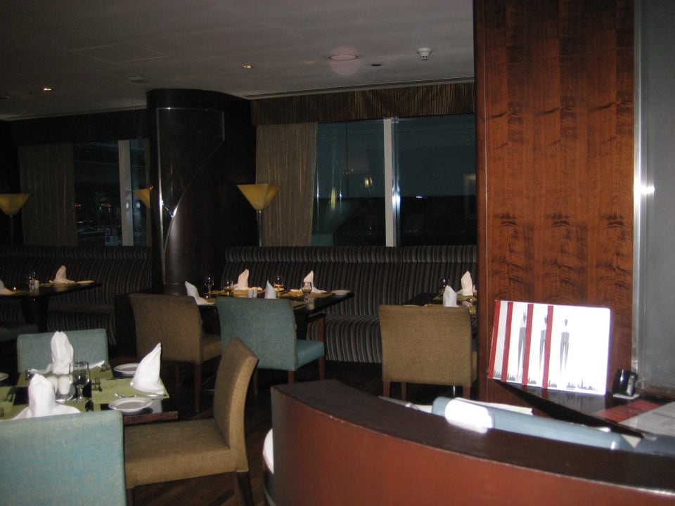 Gastro Rose Rayhaan by Rotana