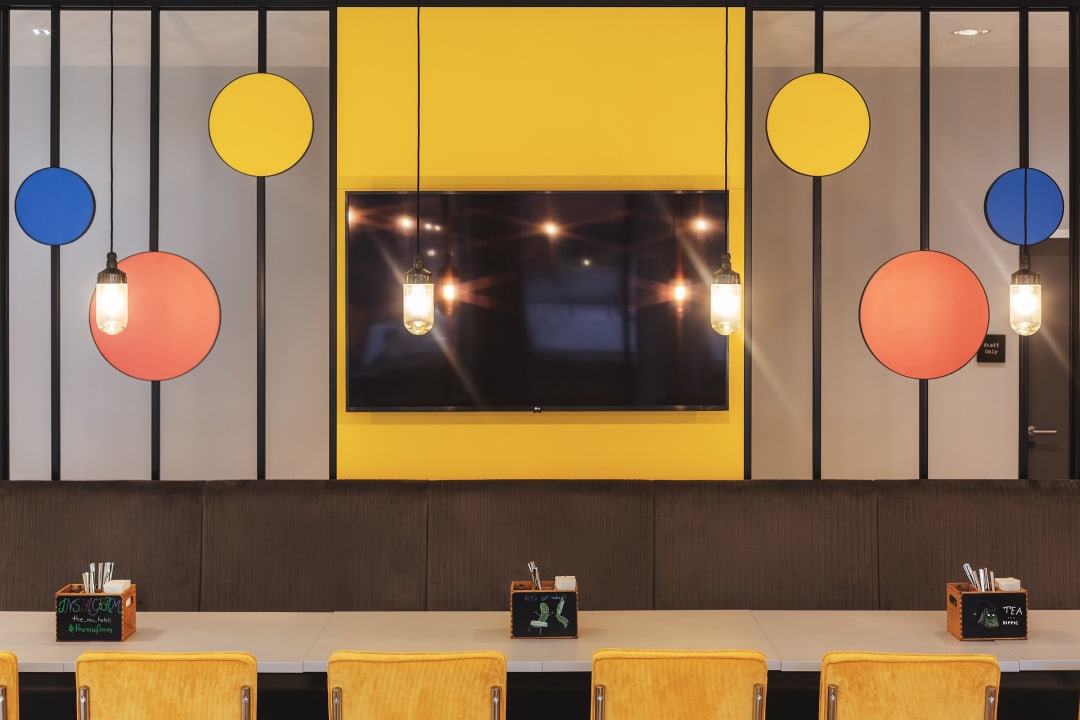 Gastro Holiday Inn - the niu, Form Stuttgart Feuerbach