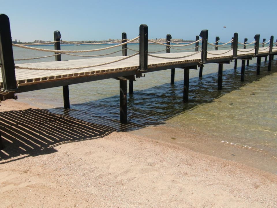 Steg zum Riff Stella Beach Resort & Spa Makadi Bay