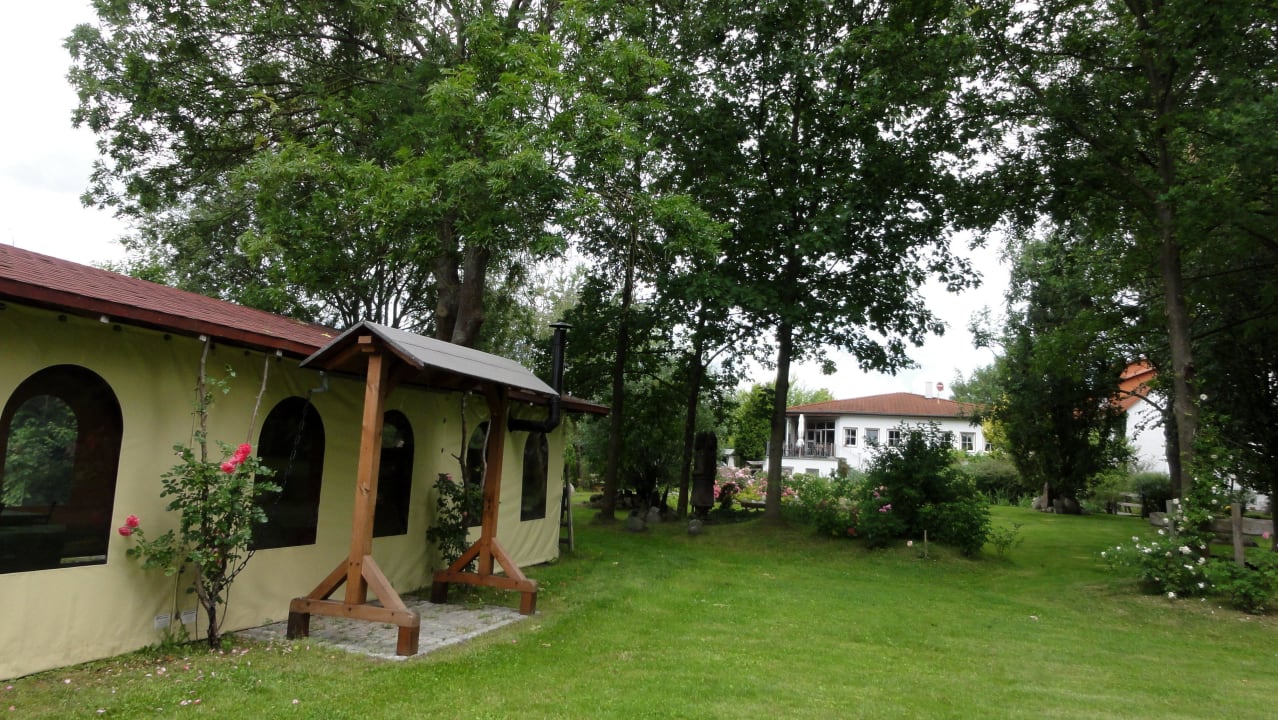 Im schönen Hotelgarten Hotel Wendenkönig