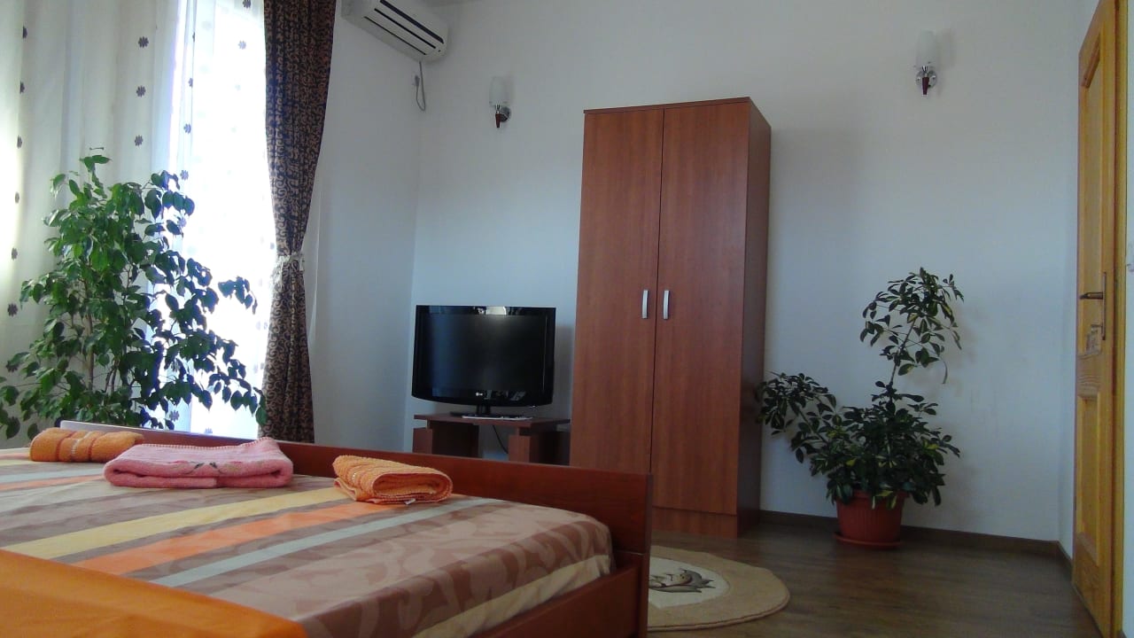 Rooms Apartments Lovac Azurina