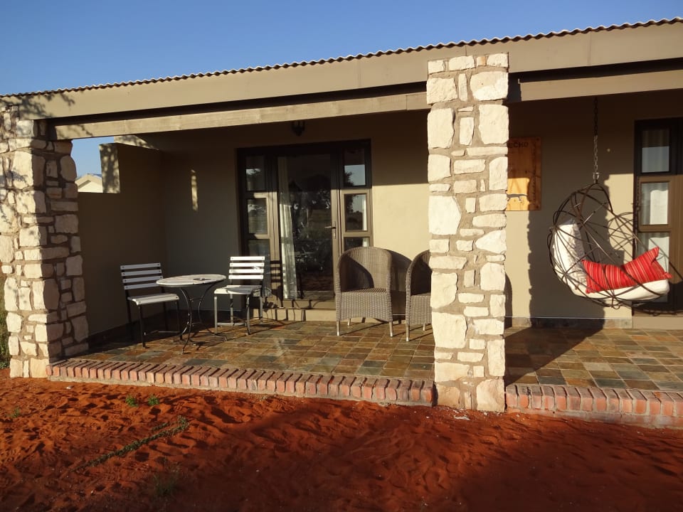 Außenansicht Kalahari Anib Lodge