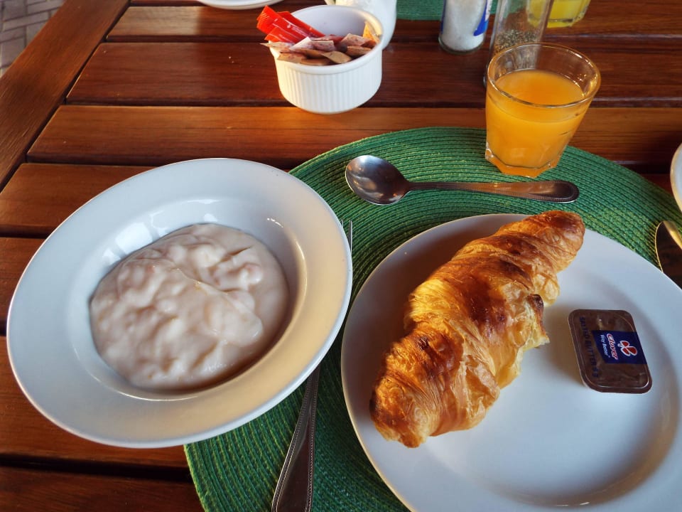 Frühstück Kalahari Anib Lodge