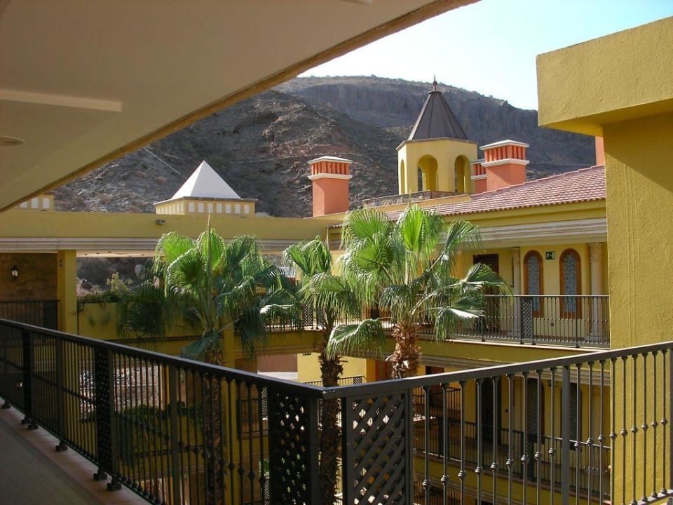 Der Innenhof unseres Hauses Hotel Cordial Mogán Playa
