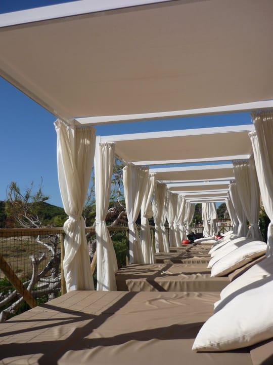 Blick von unserem balinesischen Bett nach rechts VIVA Cala Mesquida Resort & Spa