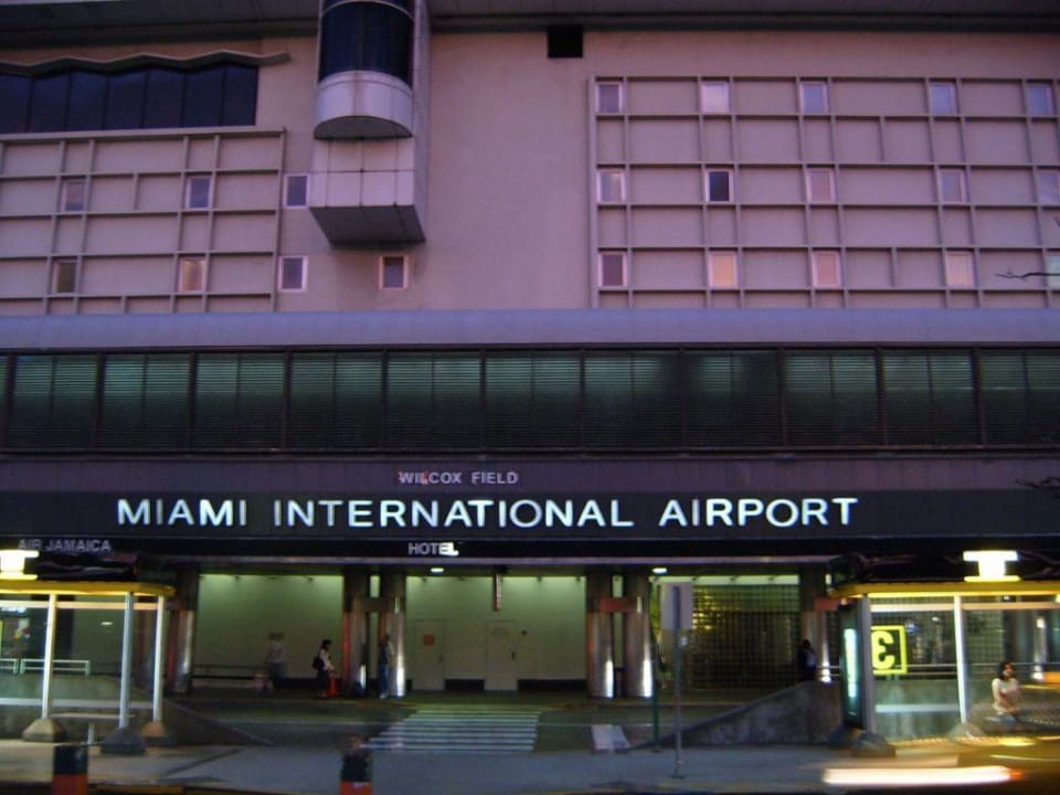 Eingang zum Airporthotel Miami International Airport Hotel