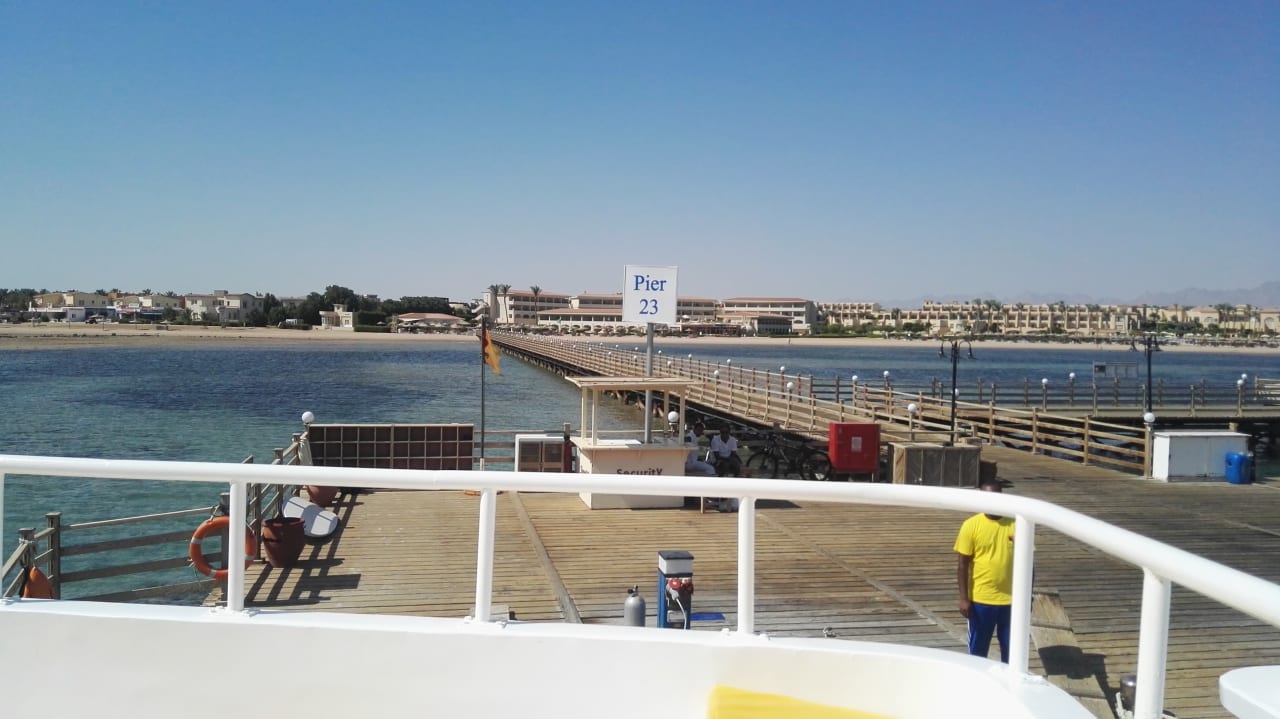 Blick vom Steg Cleopatra Luxury Resort Makadi Bay
