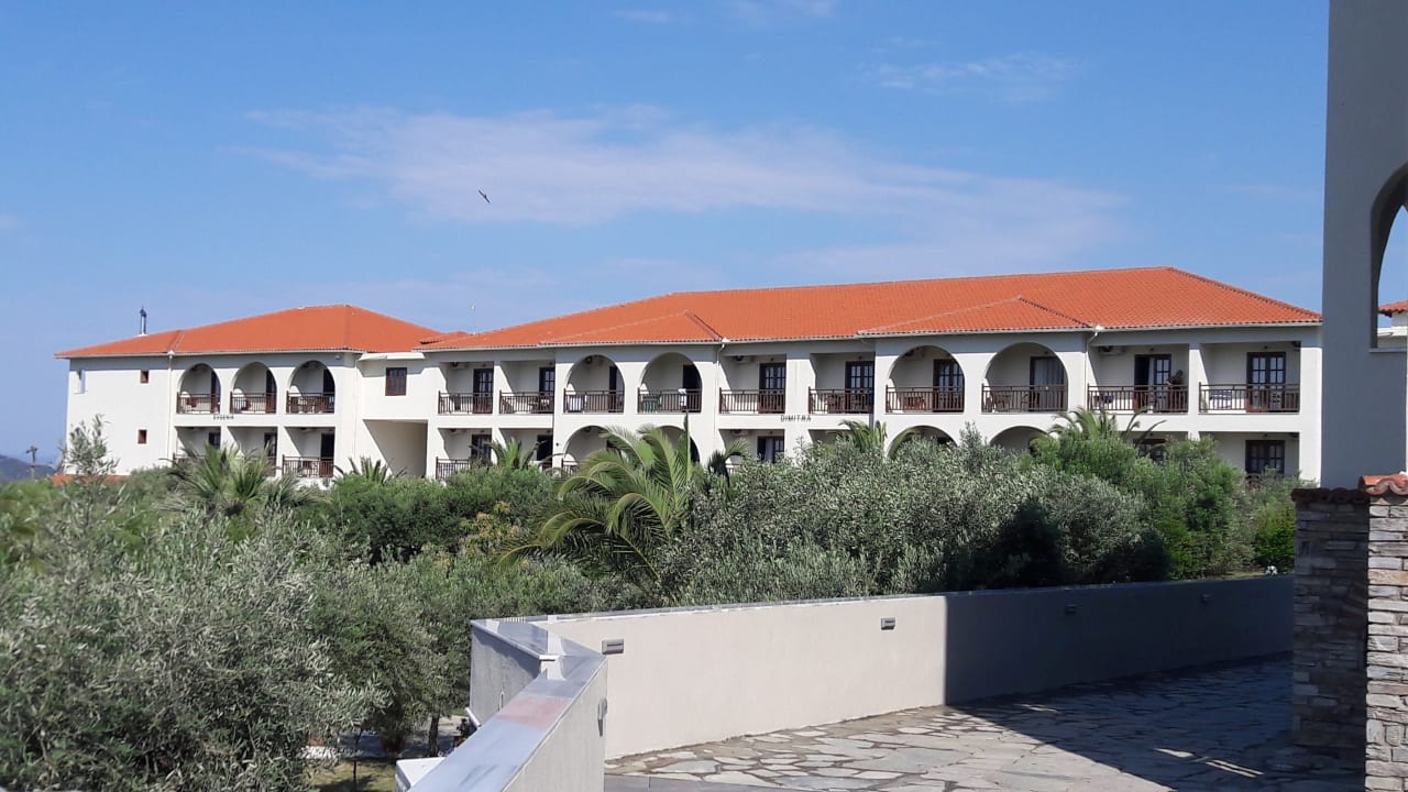 Außenansicht Akrathos Beach Hotel