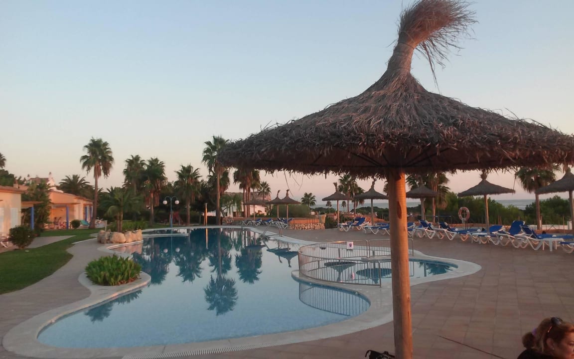 Poolanlage Apartments Mar Blau