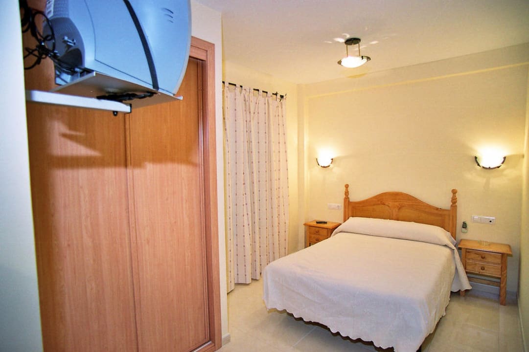 Habitacion cama matrimonio Hostel Hnos Zamora