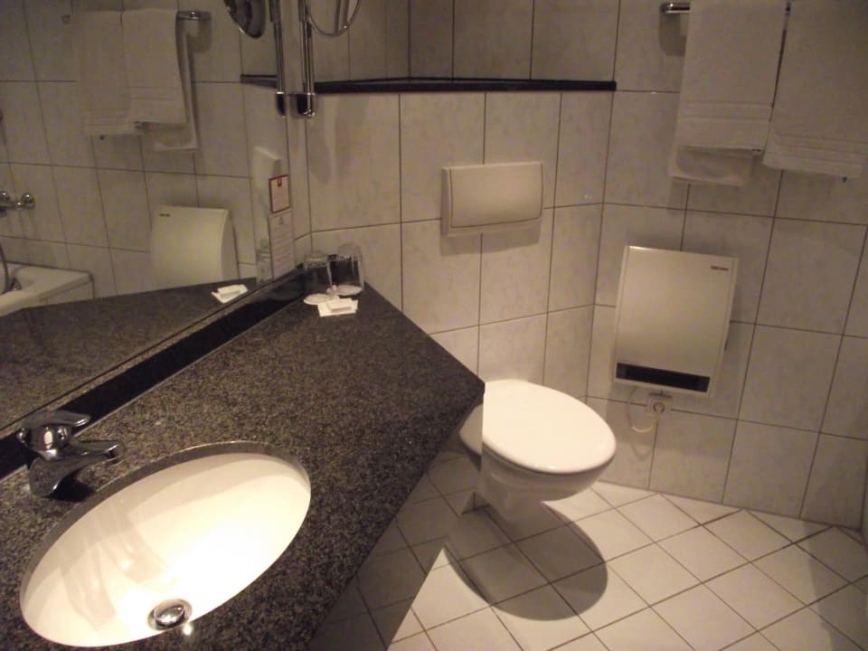 Sauber Leonardo Hotel Köln Bonn Airport