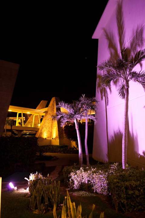 Abendbeleuchtung Grand Sirenis Riviera Maya Resort & Spa