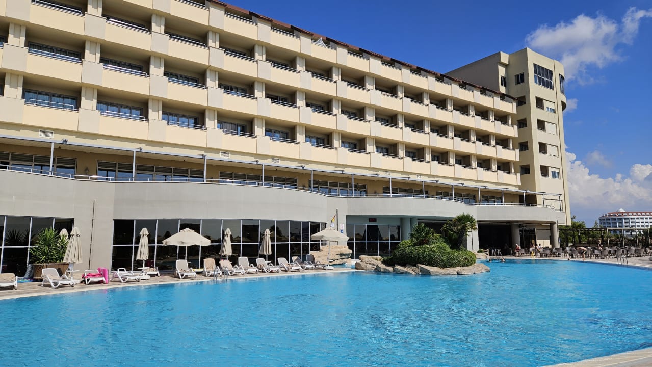 Pool Melas Resort Hotel