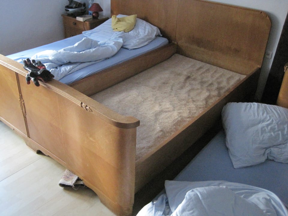 Matratzen und Untergestell Schrott Gasthof Am Turm