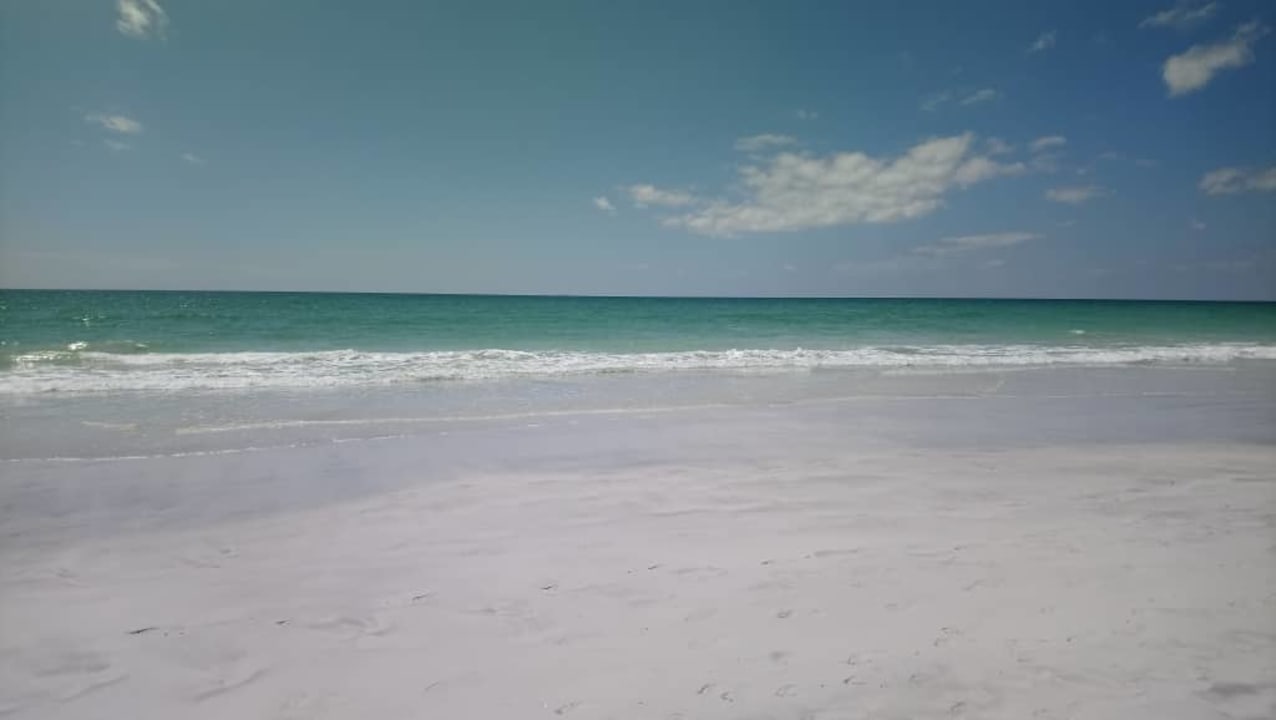 Plaża poza hotelem Salalah Rotana Resort