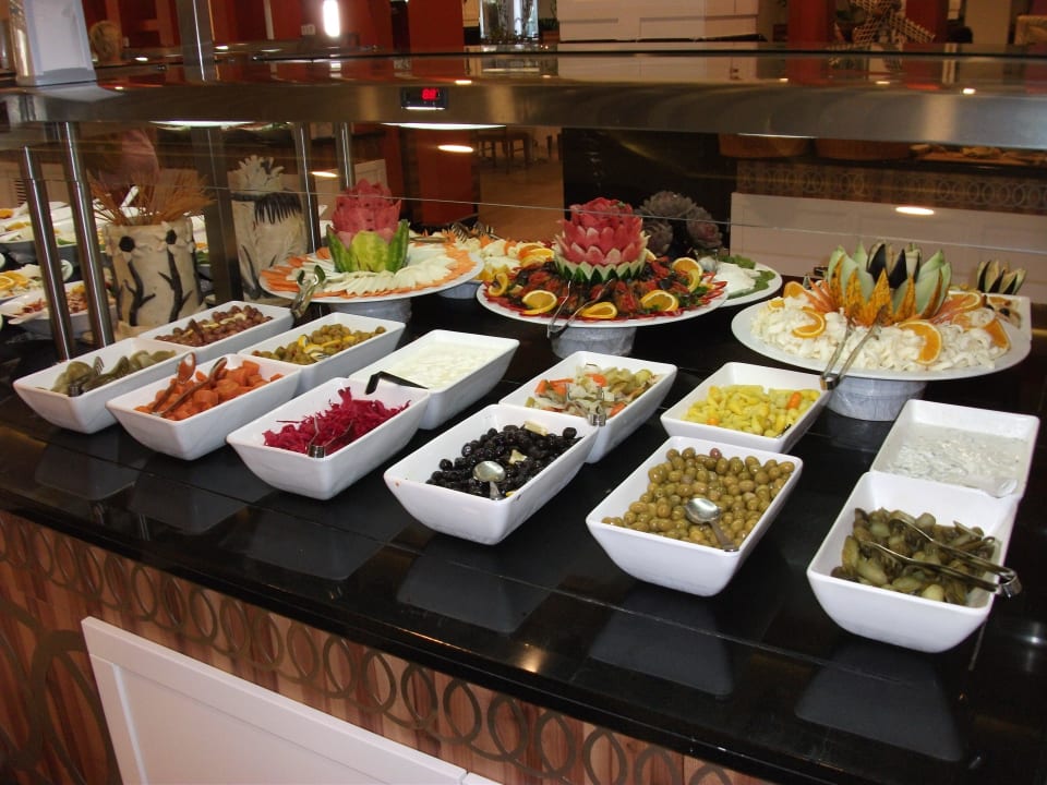 Das reichhaltige Büffet Hotel Royal Garden Beach