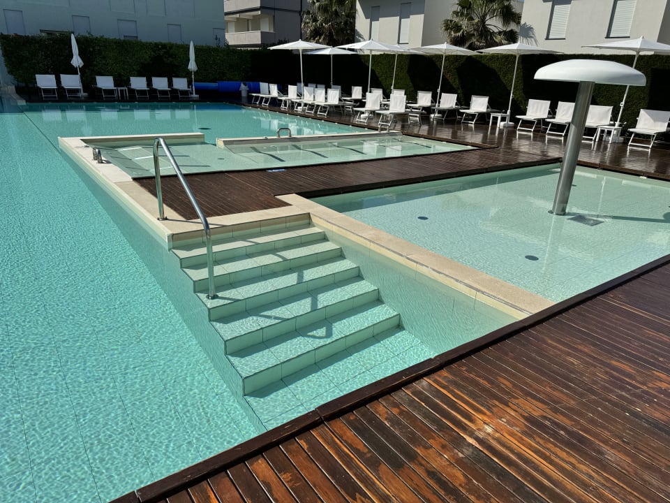 Pool Domino Suite Hotel