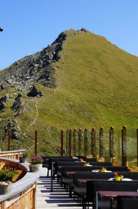 Blick von der Terrasse Wedelhütte Hotel & Chalet