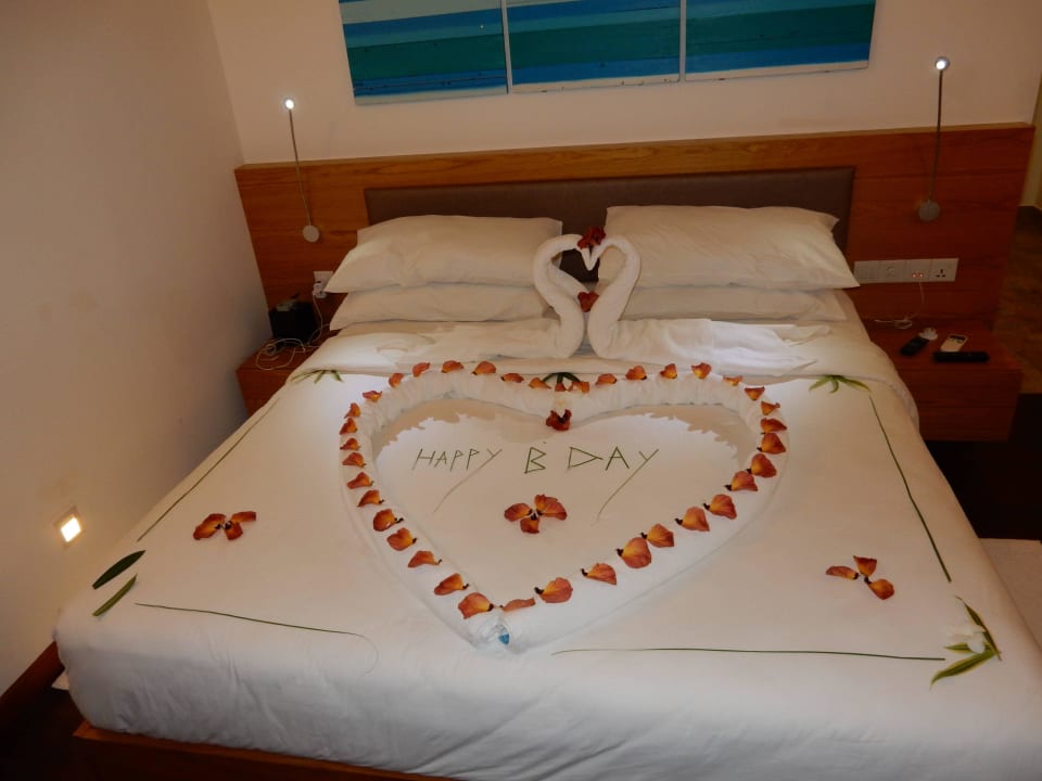 Bett zum Geburtstag meiner Frau Summer Island Maldives