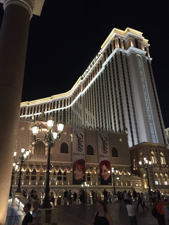 Schön beleuchtet The Venetian Resort & Casino